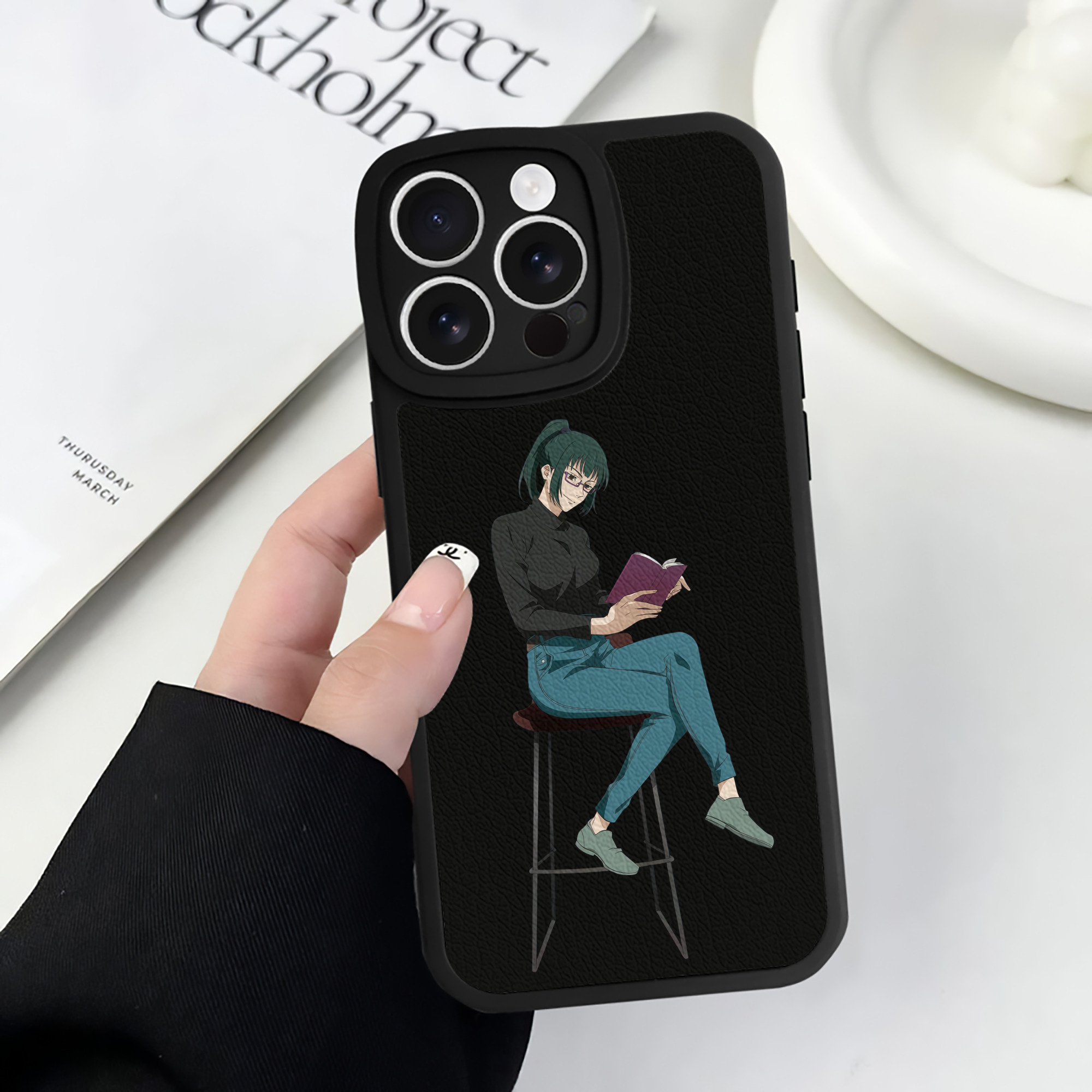 （画像用） 呪術廻戦 Jujutsu Kaisen 【iPhone 16シリーズ対応】シリコンスマホケース（レザー調） 材質：シリコン